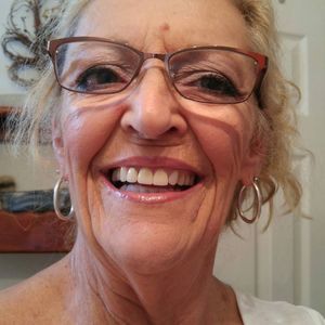 Meet your Posher, Carolyn